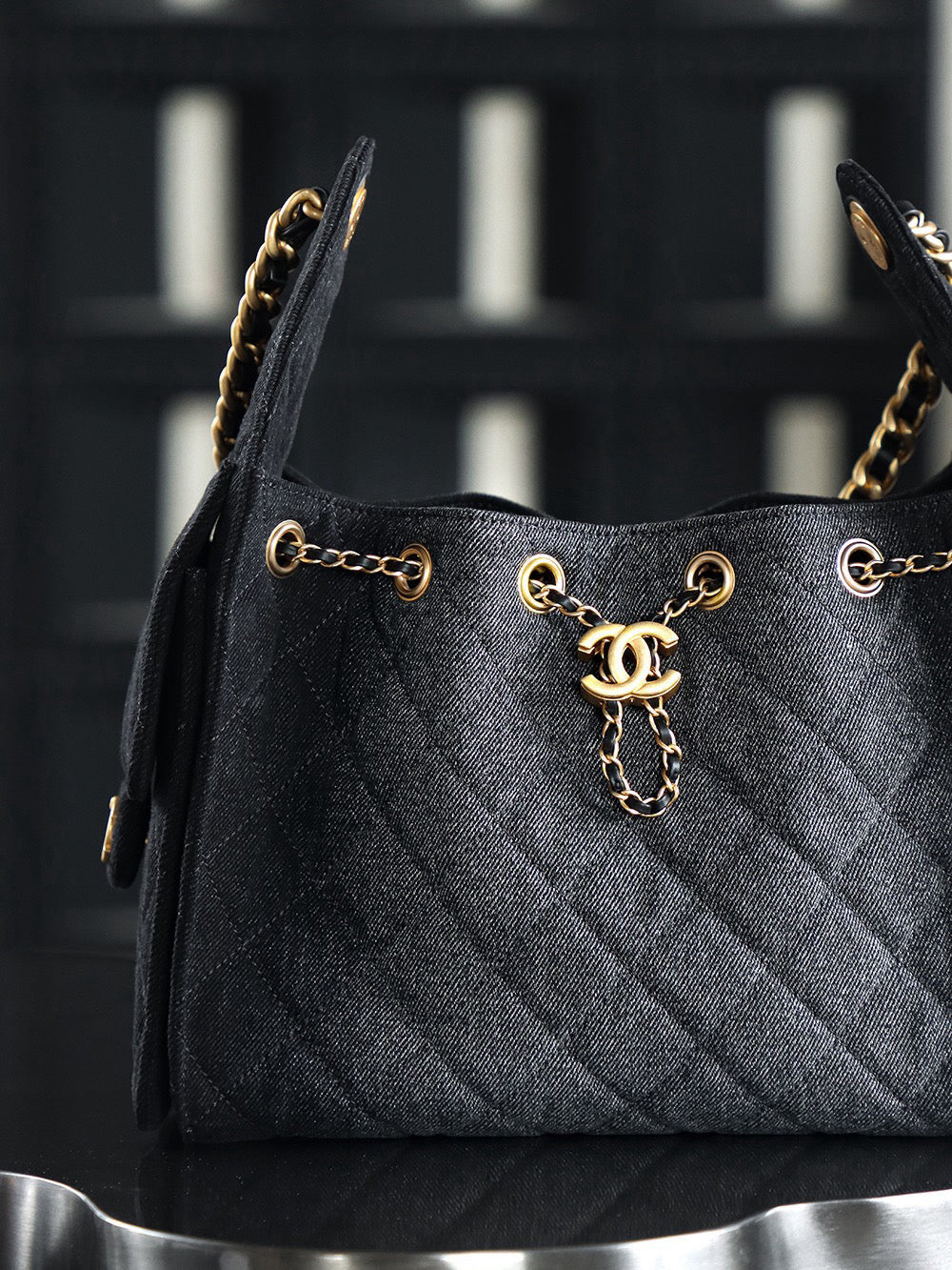 CC 25 HANDBAG IN BLACK 25 WASHED DENIM GOLD HARDWARE