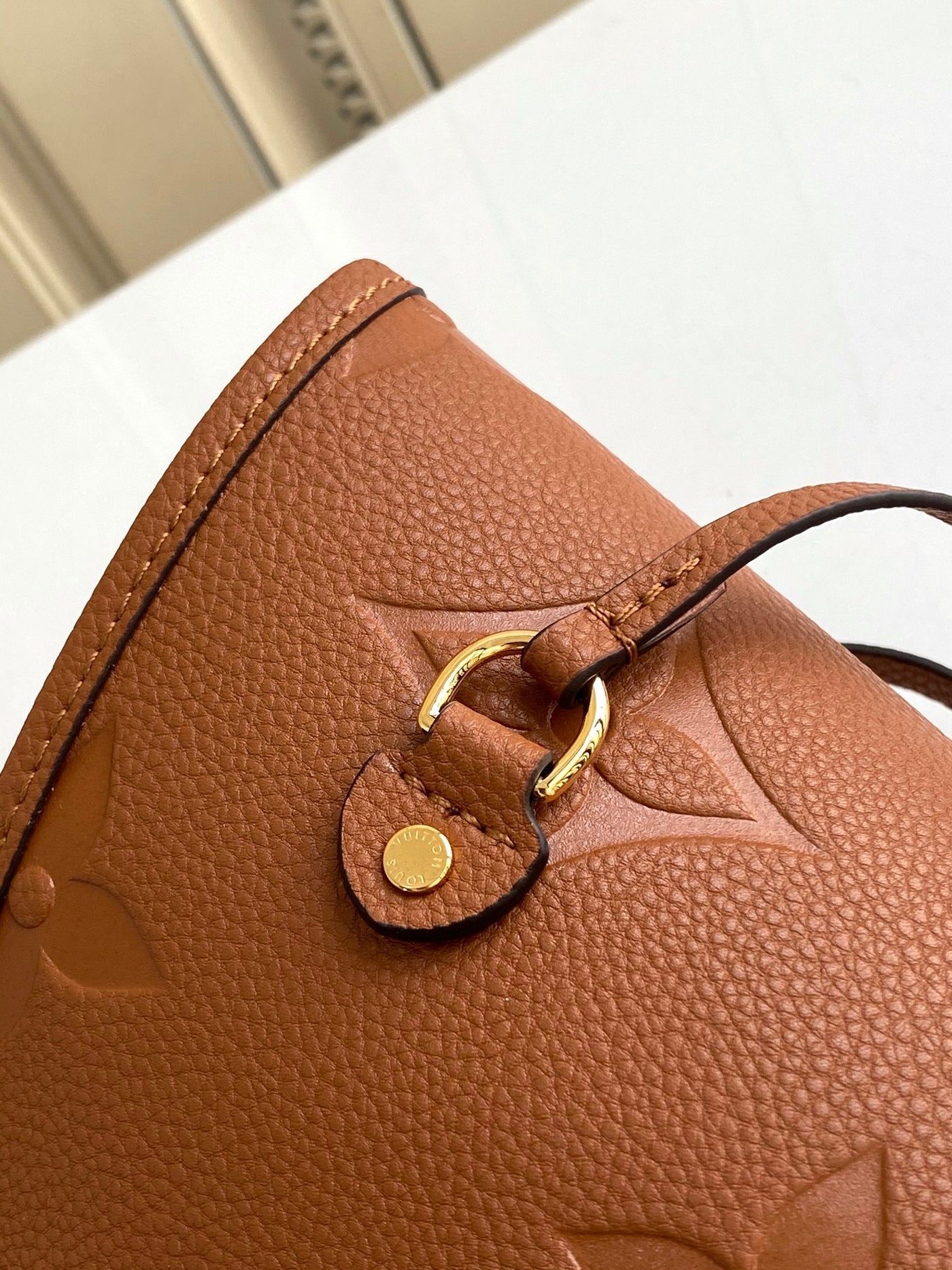 lv neverfull mm 32 brown monogram empreinte leather - image 4