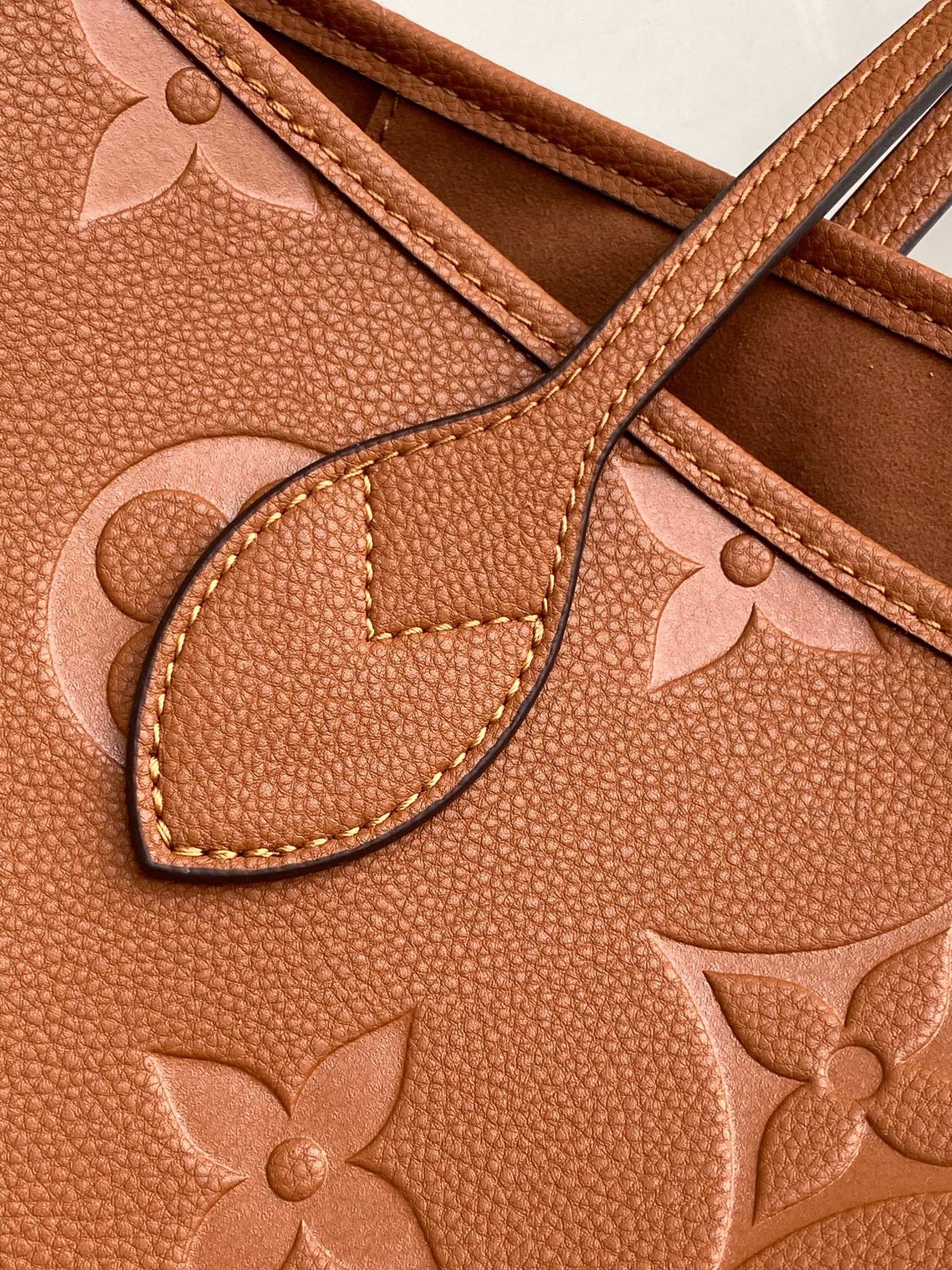 lv neverfull mm 32 brown monogram empreinte leather - image 5