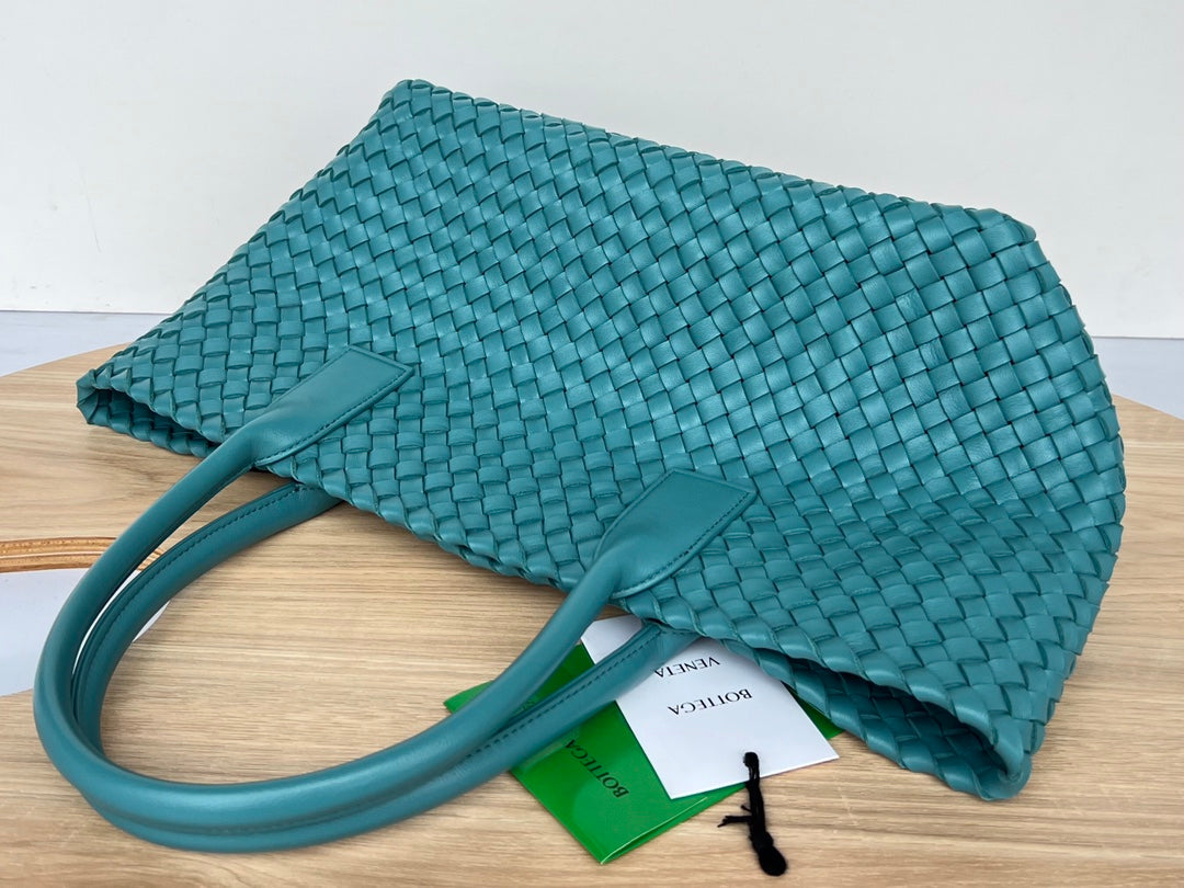 SMALL CABAT 32 IN TEAL BLUE LAMBSKIN - Image 6