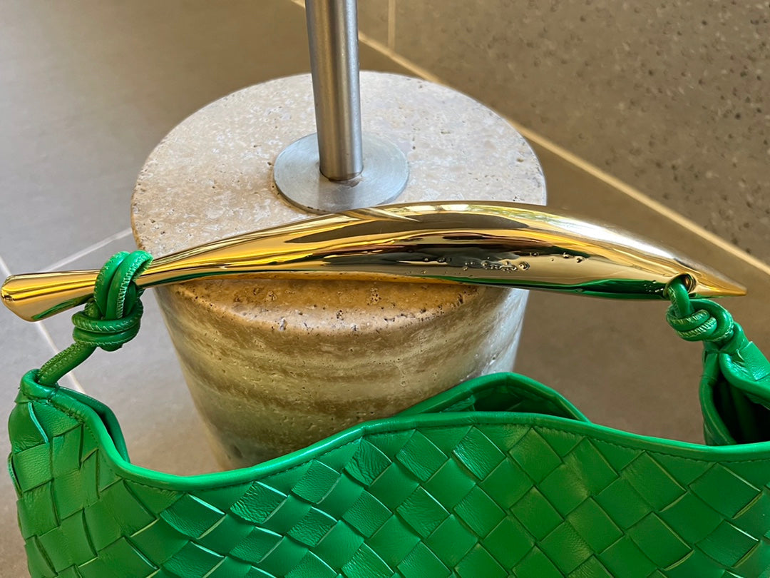 SARDINE 33 WITH CHAIN IN SHAMROCK GREEN LAMBSKIN - Image 7