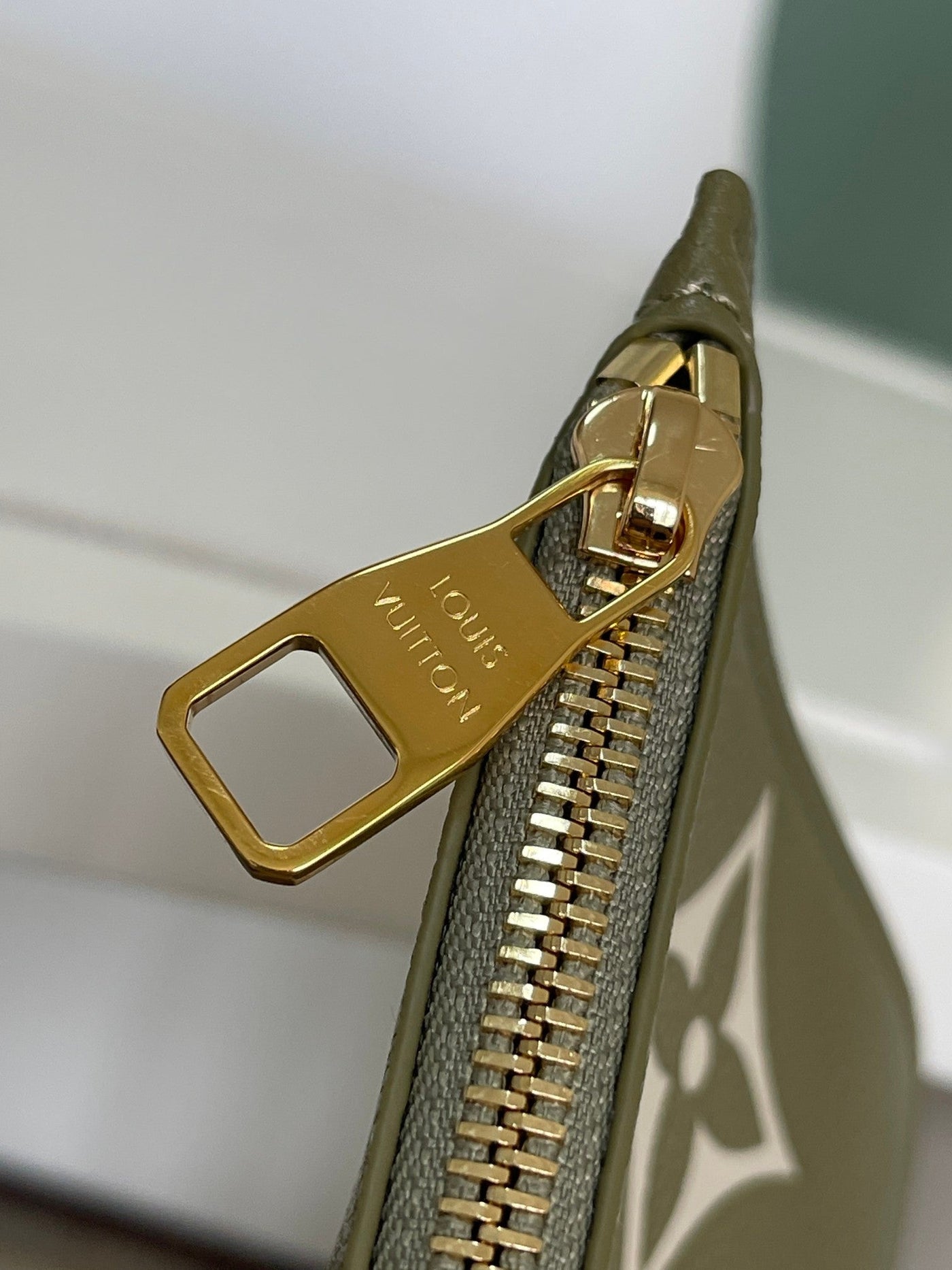 lv neverfull mm khaki cream monogram empreinte leather - image 7