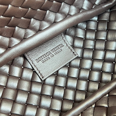 COBBLE TOP HANDLE BAG 23 IN CHOCOLATE LAMBSKIN - Image 4