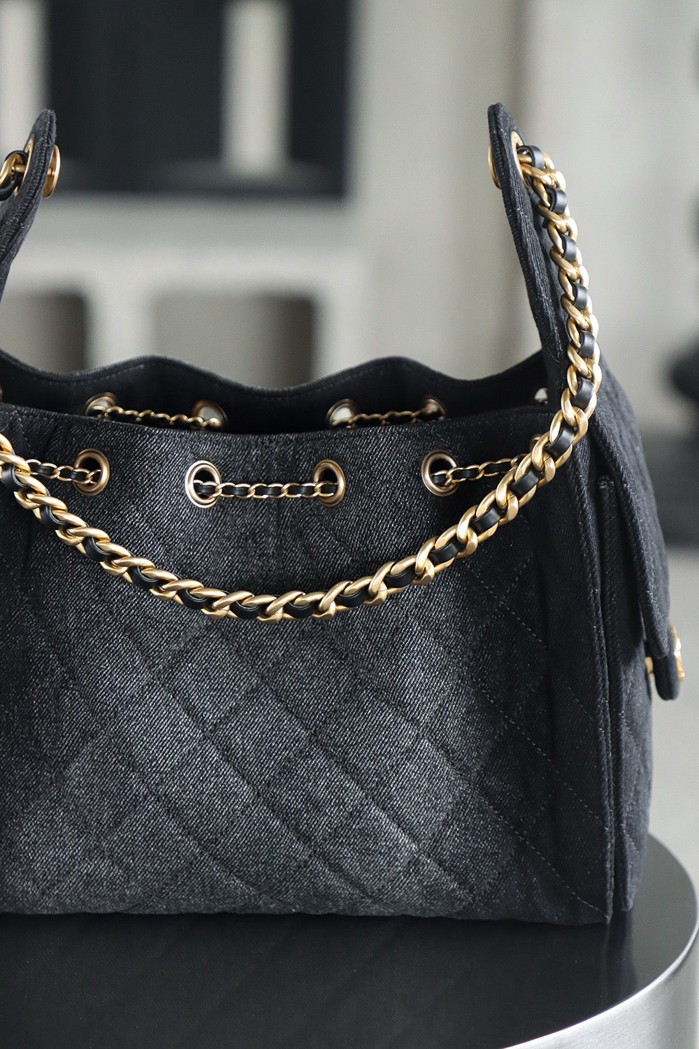 CC 25 HANDBAG IN BLACK 25 WASHED DENIM GOLD HARDWARE