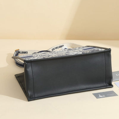 Di*r medium Di*r book tote - image 4
