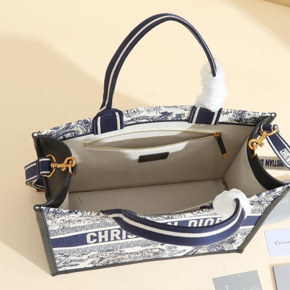 Di*r medium Di*r book tote - image 7