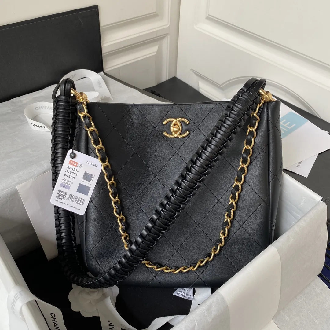 Chan*l calfskin hobo bag white/black - image 3