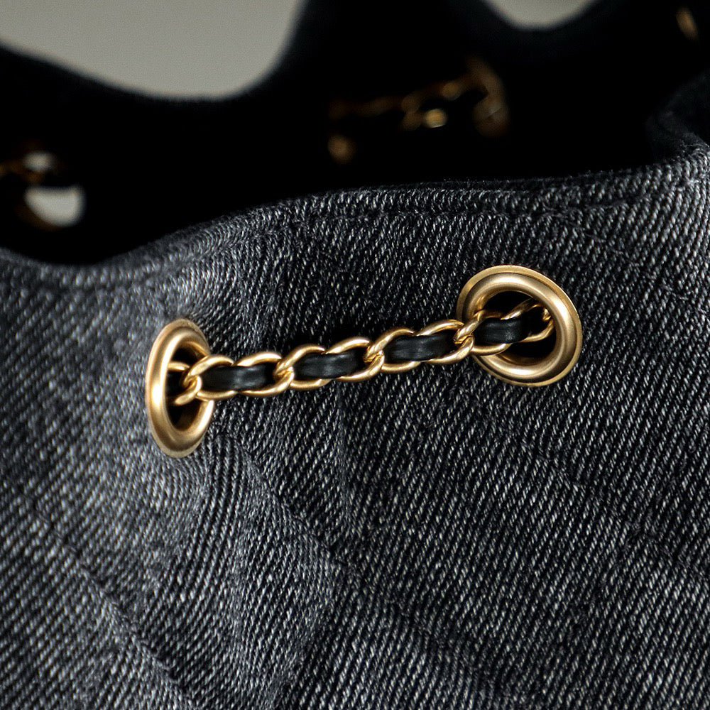 CC 25 HANDBAG IN BLACK 25 WASHED DENIM GOLD HARDWARE