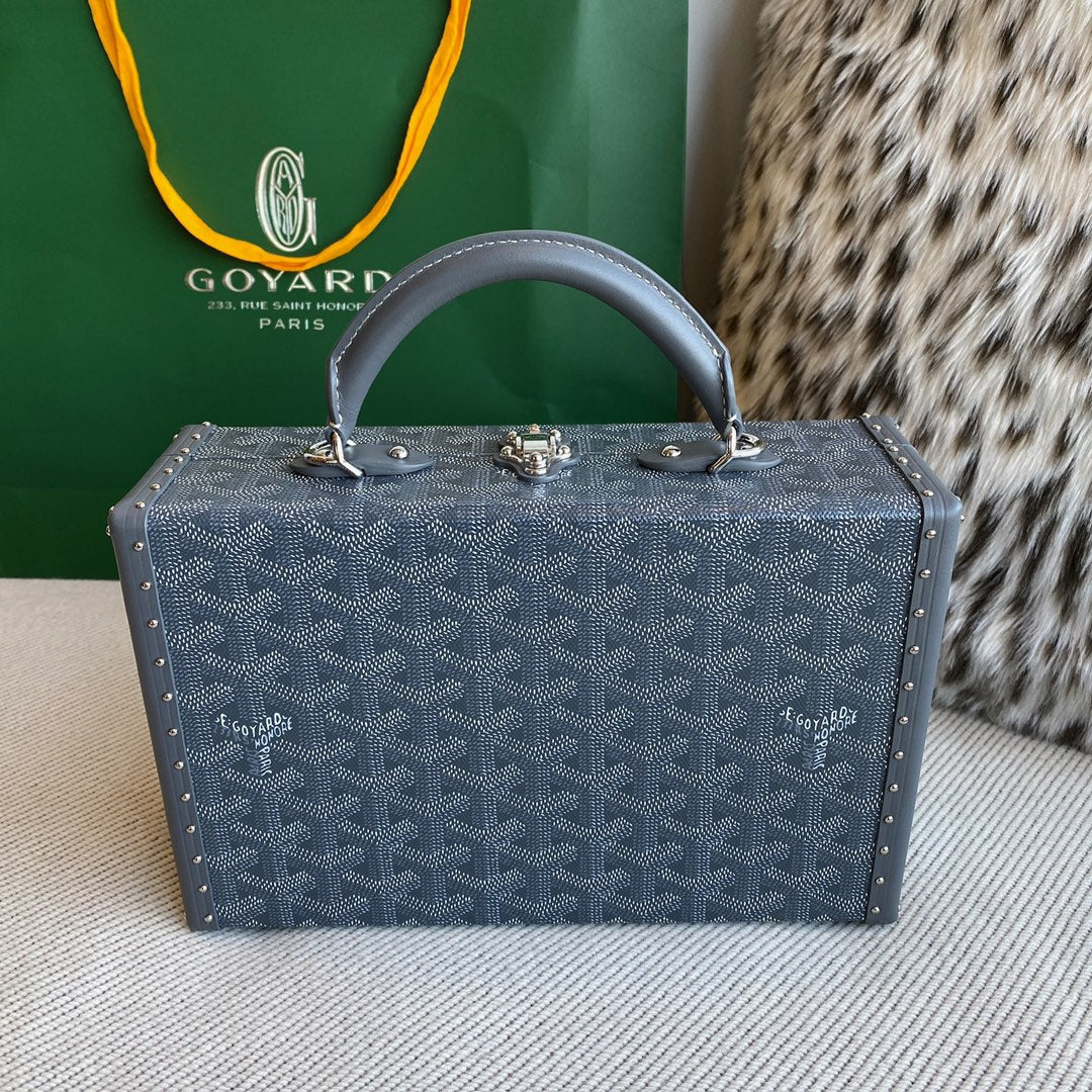 goya grand hotel trunk bag - image 7