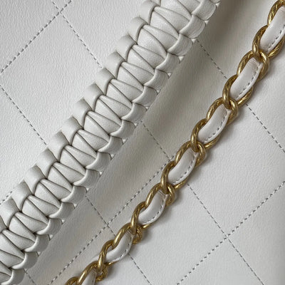Chan*l calfskin hobo bag white/black - image 6