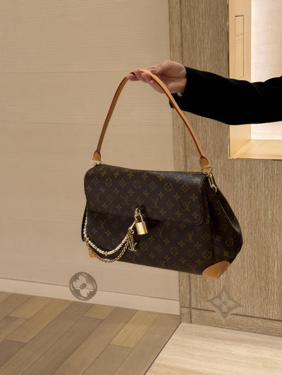 lv hide away mm monogram canvas - image 3