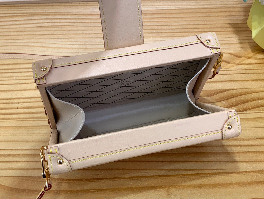 Lou*s Vuitt*n lv petite box shape lock plated gold handbags 20×12.5x5cm - image 6