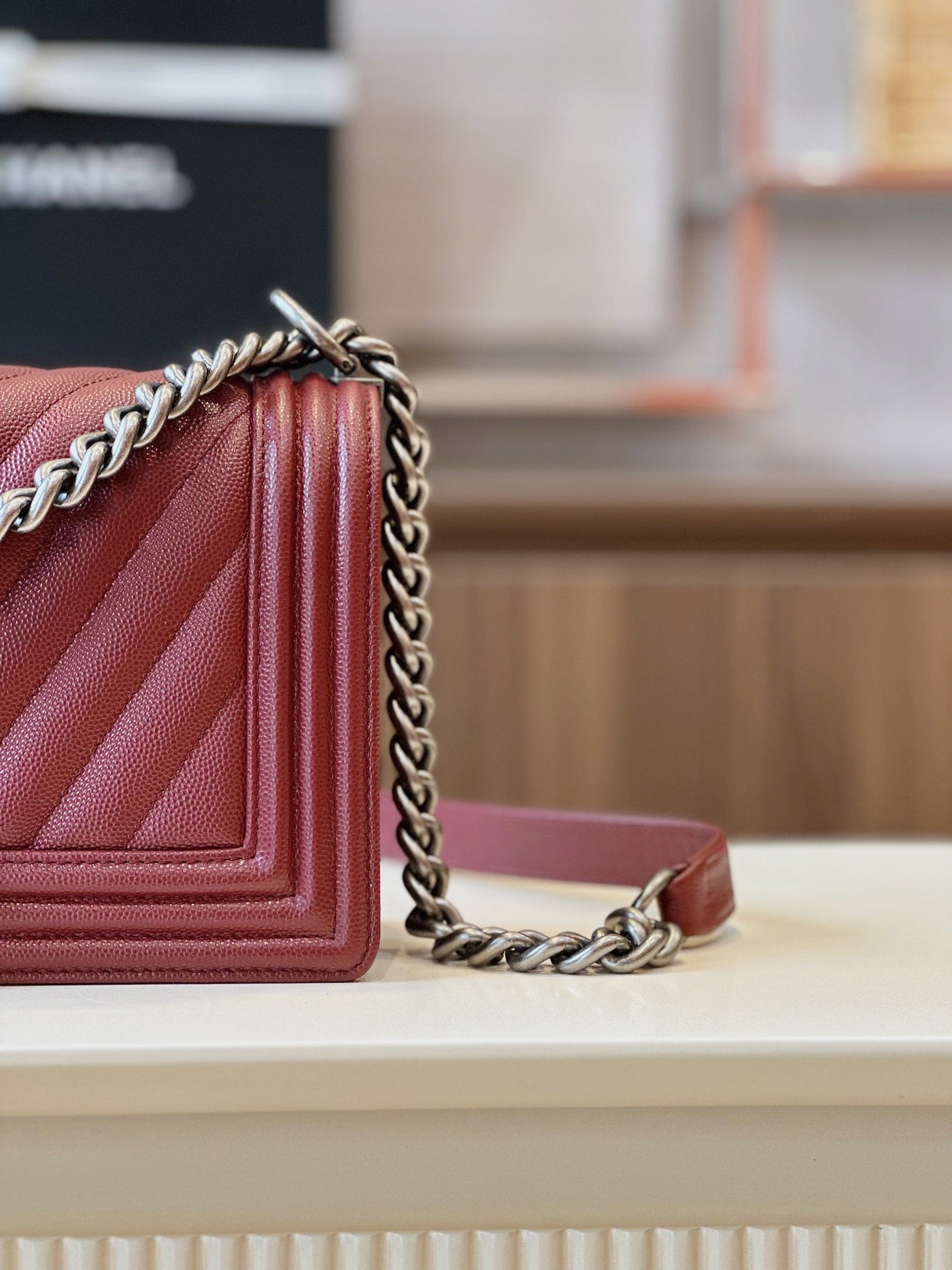 Chan*l boy medium handbag woman’s v-pattern red leather 25cm - image 6