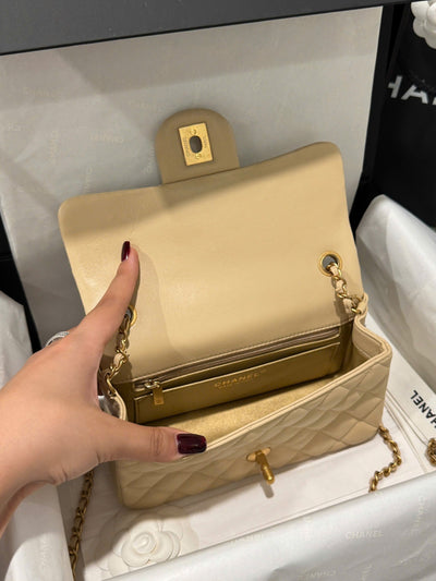 Chan*l classic bell bag 11 handbags beige leather lock gold 20cm - image 5