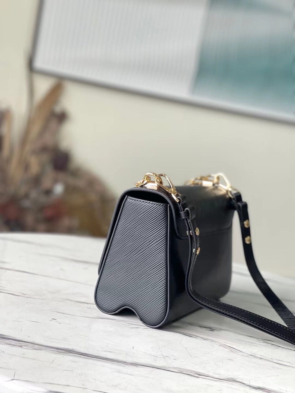 Lou*s Vuitt*n lv twist mini like auth lock gold handbags 23x17x9.5cm - image 8