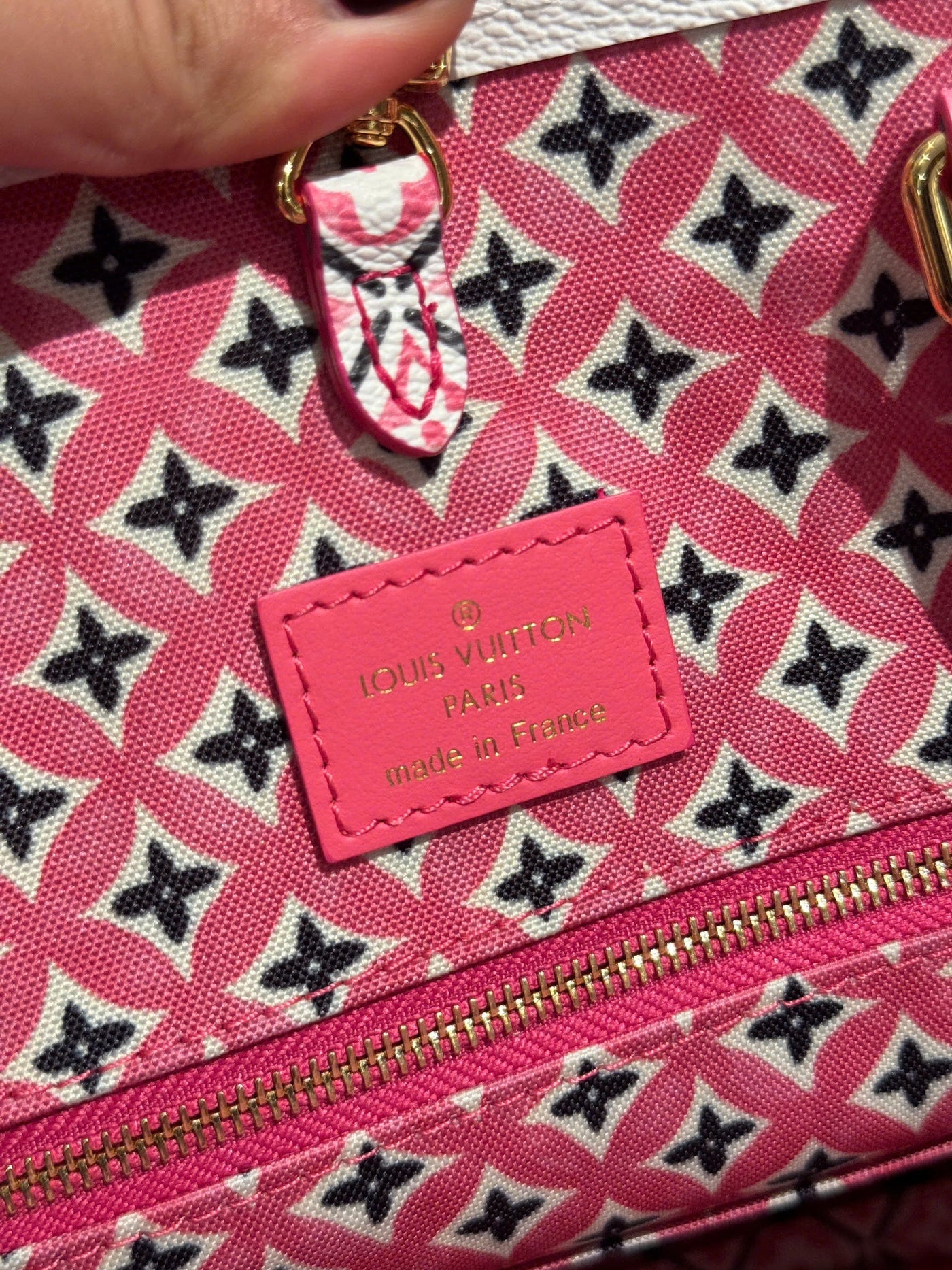 Lou*s Vuitt*n lv onthego monogram pattern 35cm - image 4
