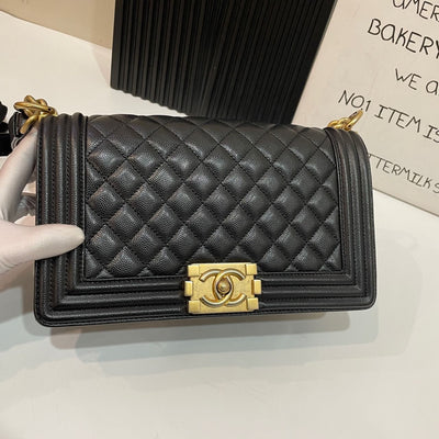 Chan*l boy handbags pebbled leather black 25.5cm - image 3