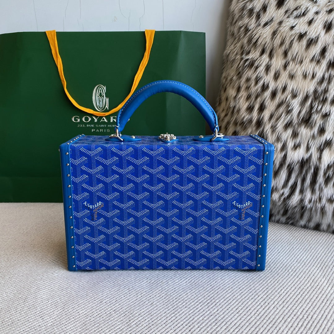 goya grand hotel trunk bag - image 13
