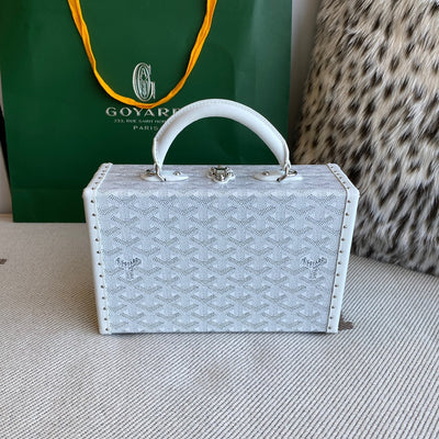 goya grand hotel trunk bag - image 14