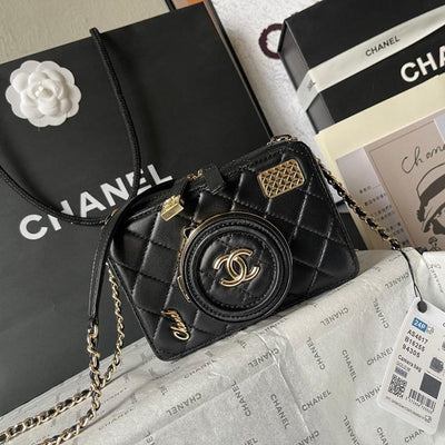 CC 16 CAMERA BAG IN BLACK CALFSKIN AND GOLD PLATED METAL - Main Image