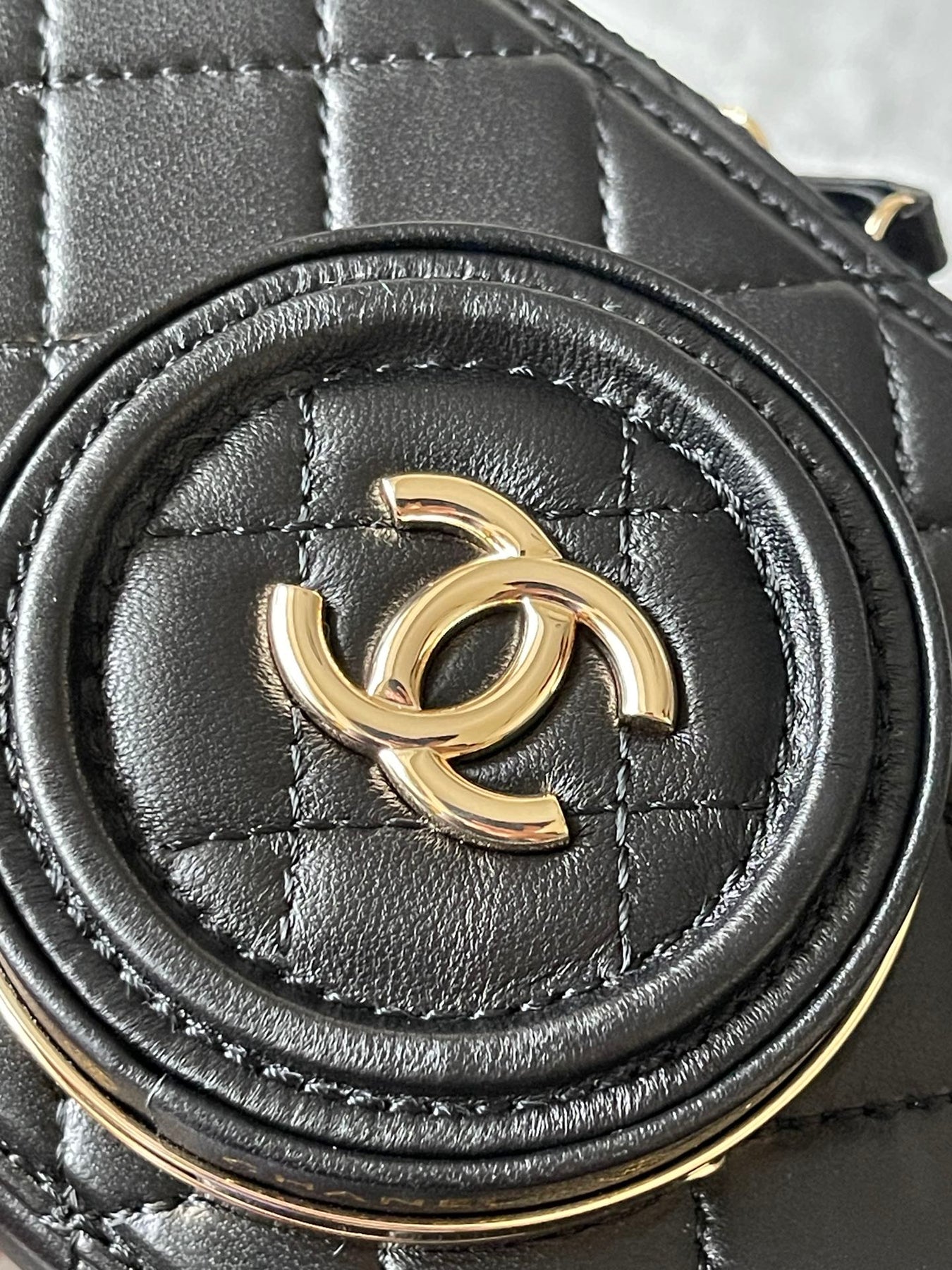 CC 16 CAMERA BAG IN BLACK CALFSKIN AND GOLD PLATED METAL - Image 7