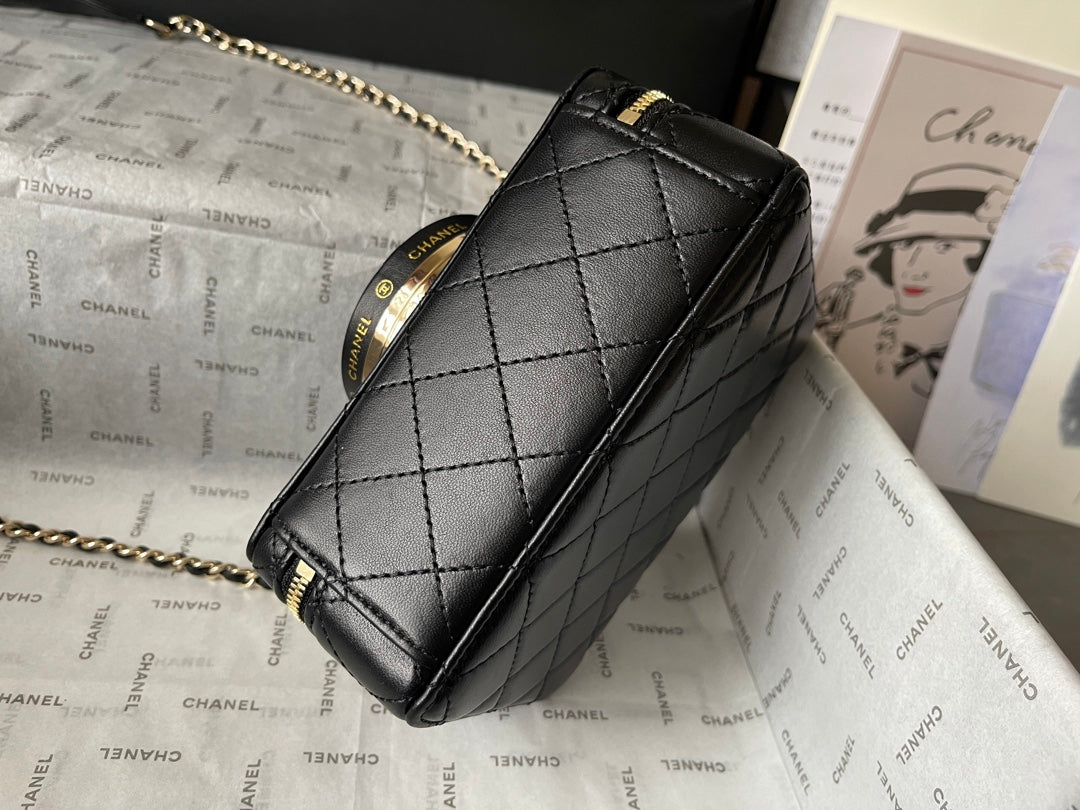 CC 16 CAMERA BAG IN BLACK CALFSKIN AND GOLD PLATED METAL - Image 11