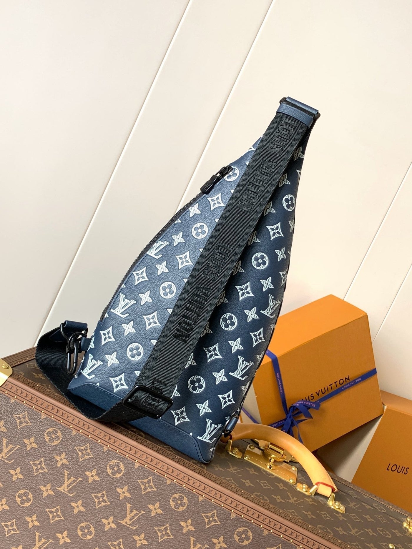 lv duo crossbag bag 42 in blue and white monogram shadow cowhide - image 4
