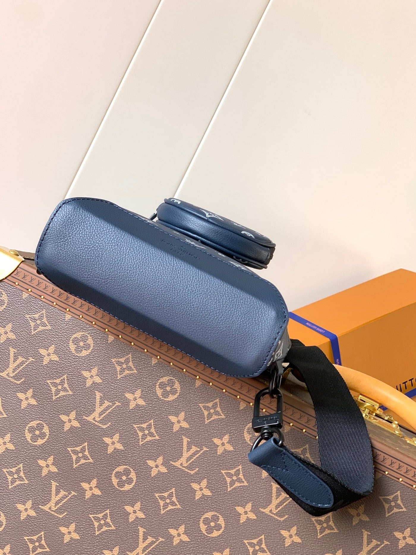 lv duo crossbag bag 42 in blue and white monogram shadow cowhide - image 7