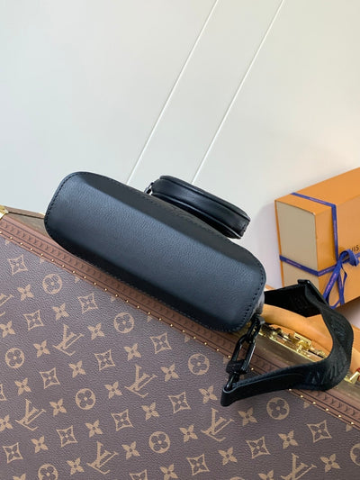 lv duo crossbag bag 42 in black embossed calfskin - image 3