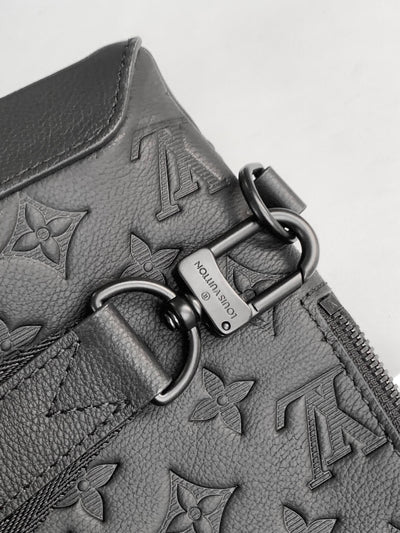 lv duo crossbag bag 42 in black embossed calfskin - image 4