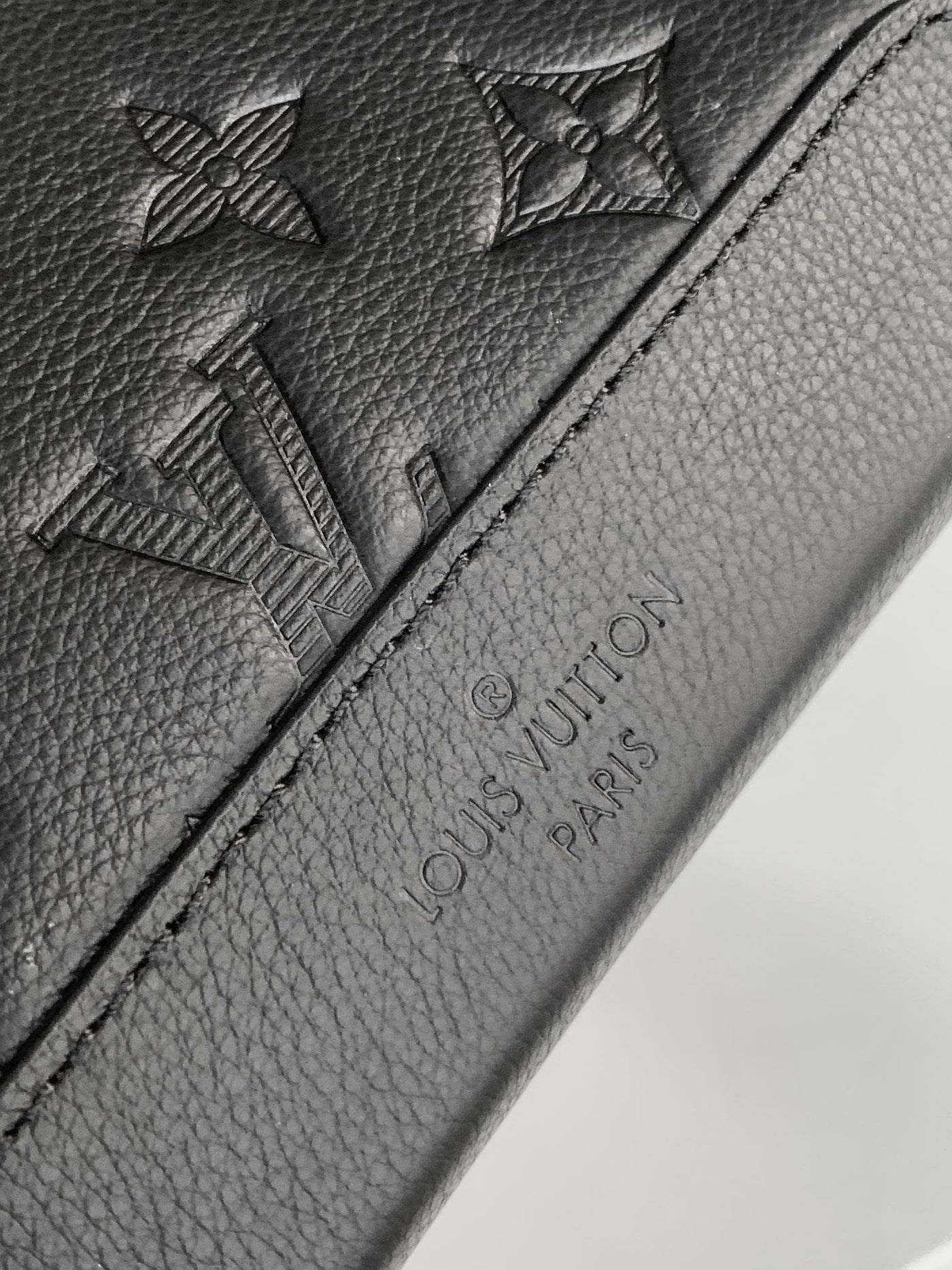 lv duo crossbag bag 42 in black embossed calfskin - image 5