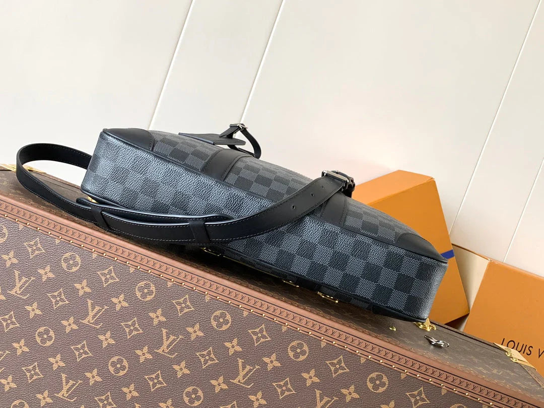 lv duo crossbag bag 42 in black embossed calfskin - image 7