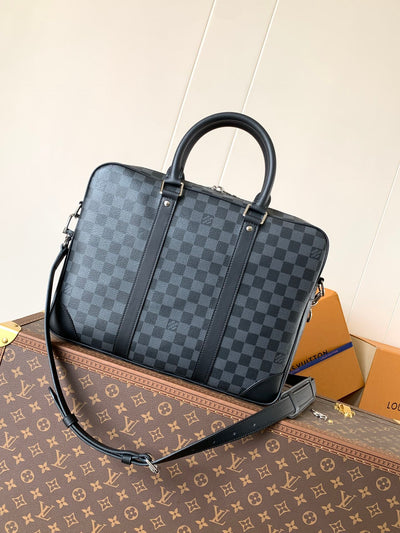 lv duo crossbag bag 42 in black embossed calfskin - image 8