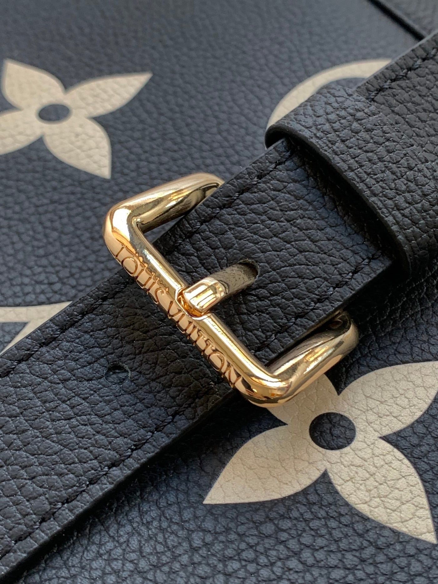 lv madeleine 30 in black mix white monogram calfskin embossed logo - image 5