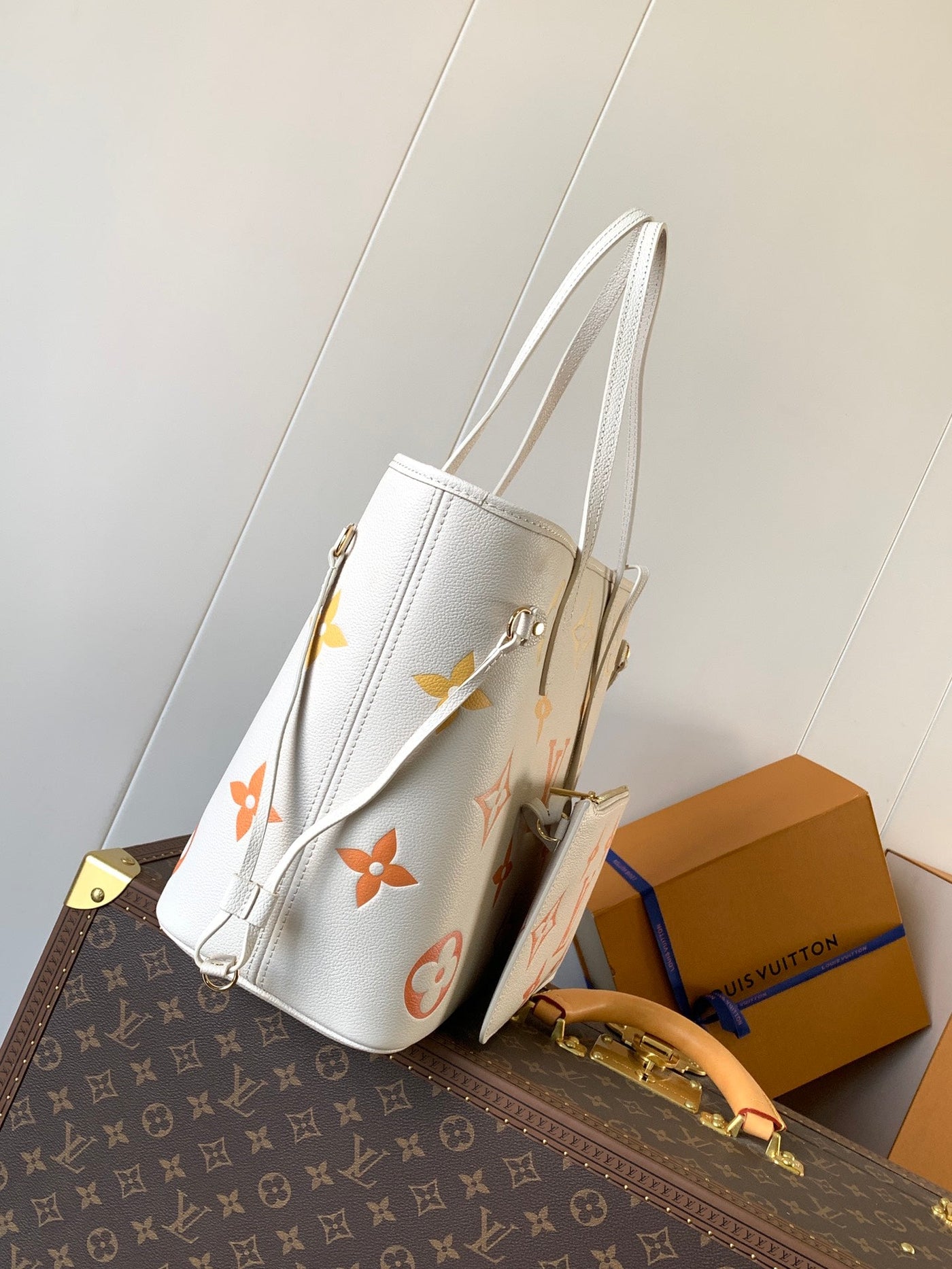 lv neverfull mm tote bag 32 in white mix orange calfskin - image 6