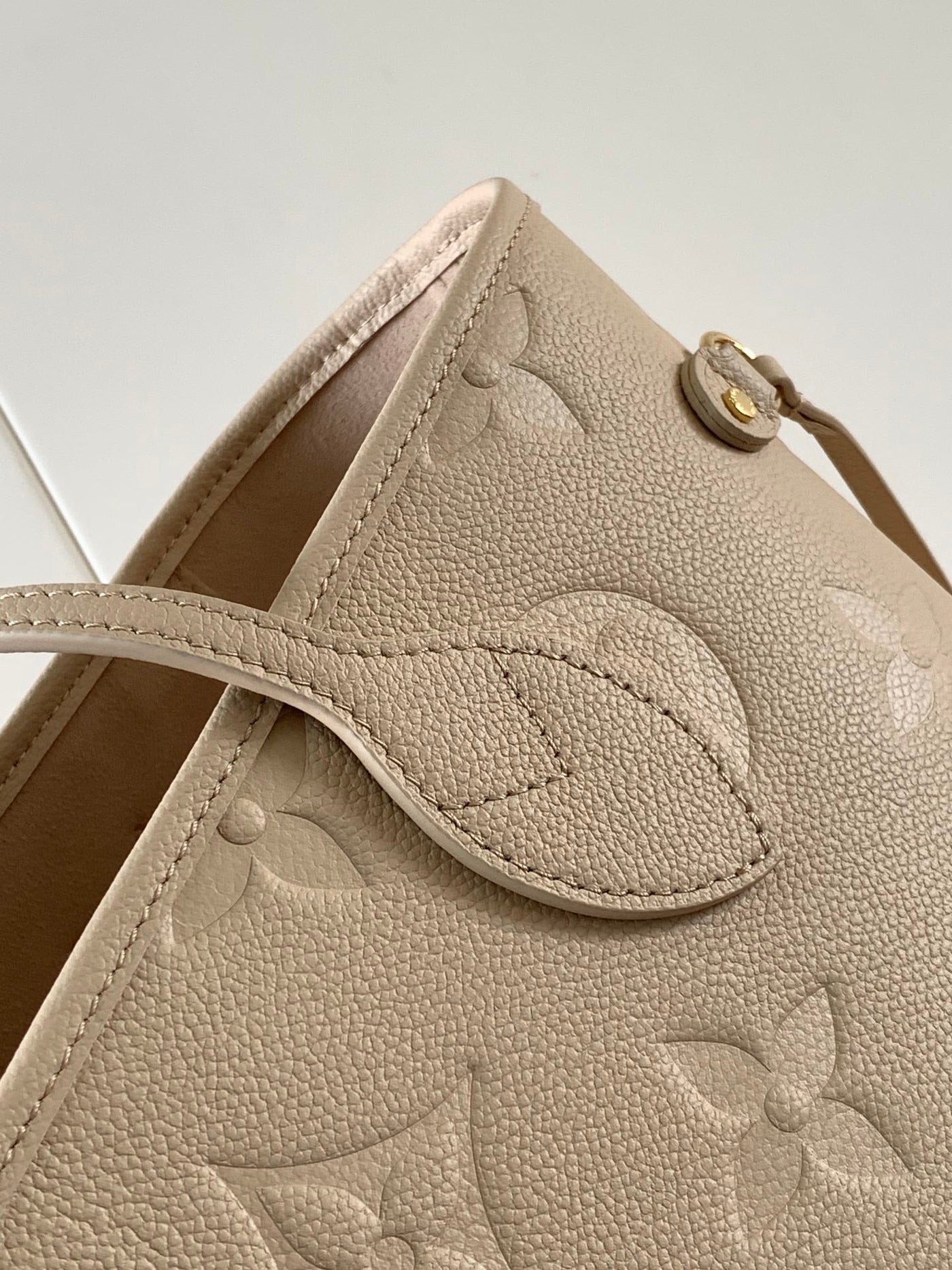 lv neverfull 32 light beige monogram empreinte leather - image 3
