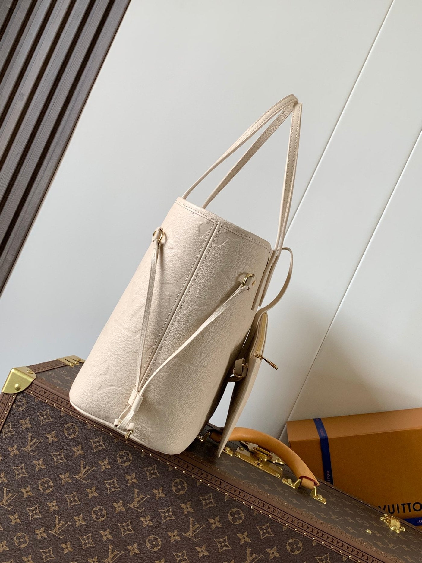 lv neverfull 32 light beige monogram empreinte leather - image 7
