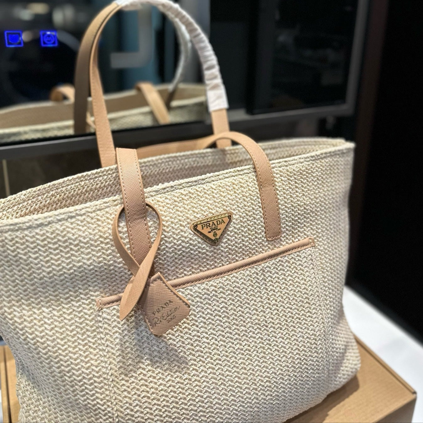 CROCHET TOTE BAG 38 IN BEIGE WOVEN RAFFIA CALFSKIN STRAP