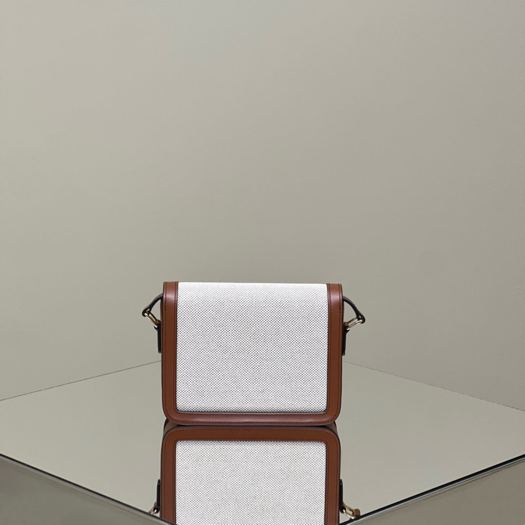 CLASSIQUE TRIOMPHE 22 CALFSKIN NATURAL TAN - Image 4