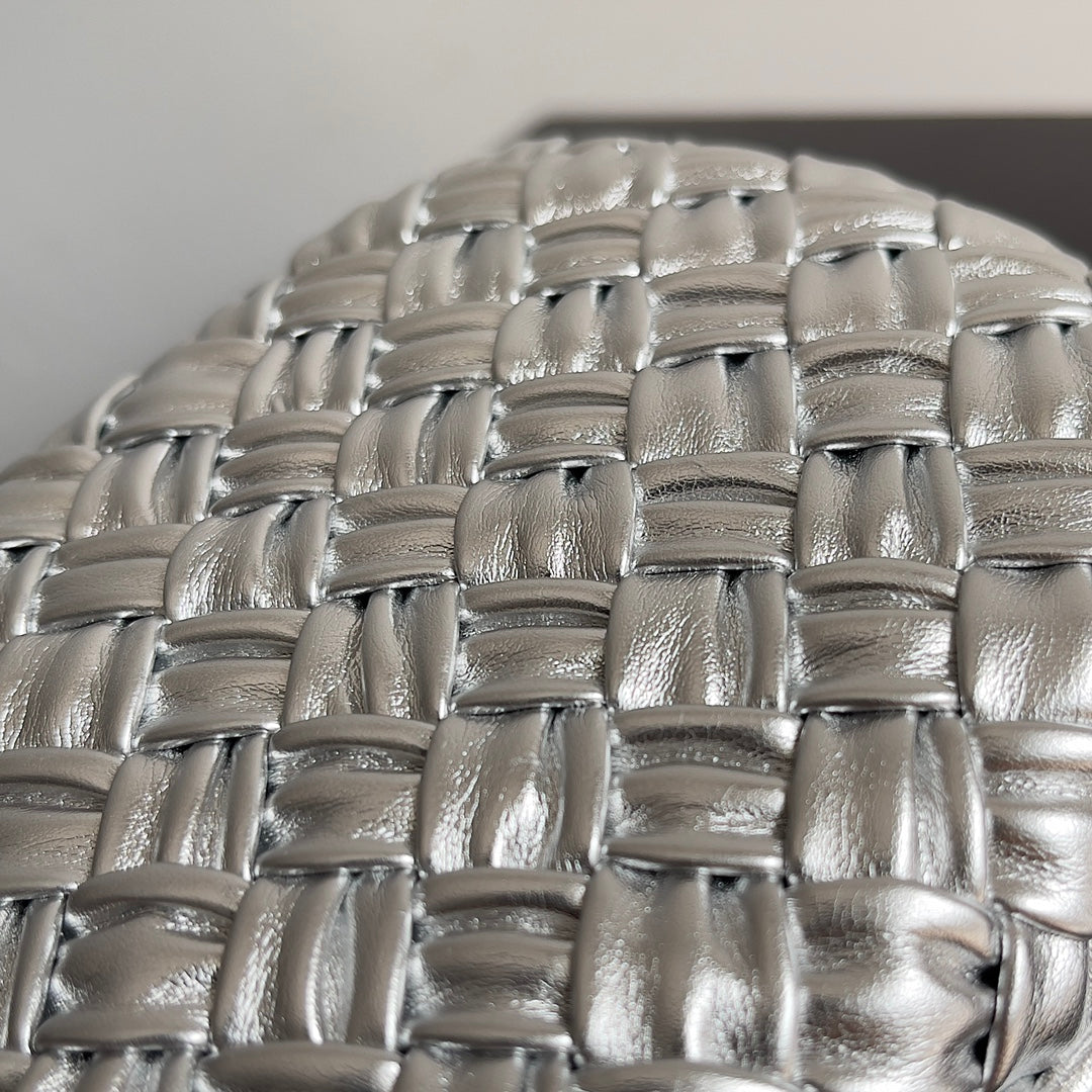 CLASSIC KNOT 20 IN SILVER LAMBSKIN - Image 9