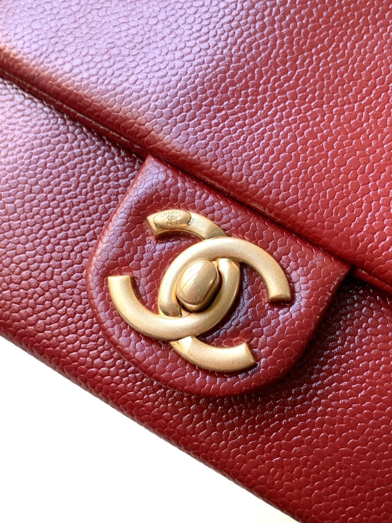 CLASSIC FLAP BAG 22 IN APPLE RED CALFSKIN GOLD HARDWARE - Image 6